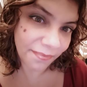 Meet your Posher, Claudia